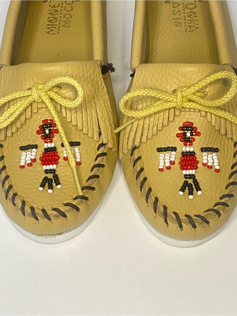 EUC Minnetonka Thunderbird Animikii Hardsole Moccasins Natural Leather Size 9 - Picture 4 of 9